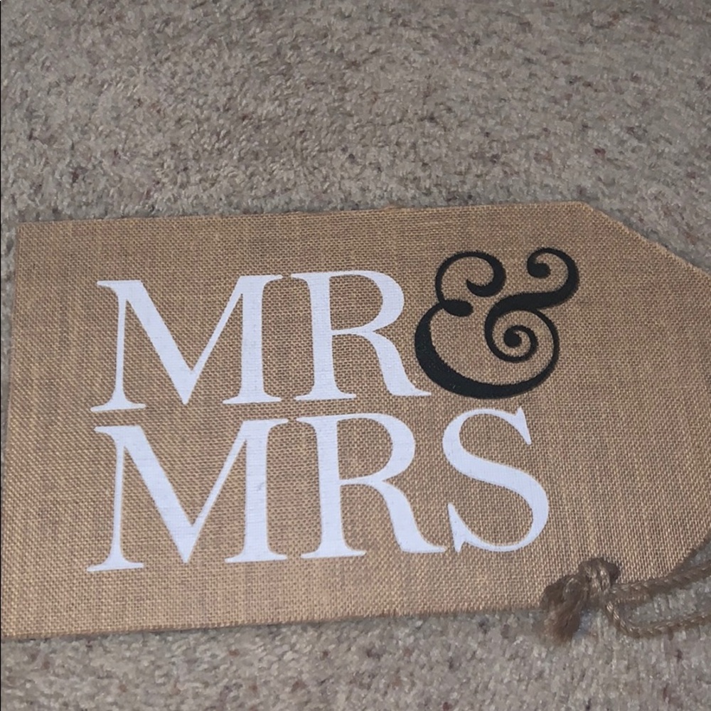 Mr and Mrs tag sign